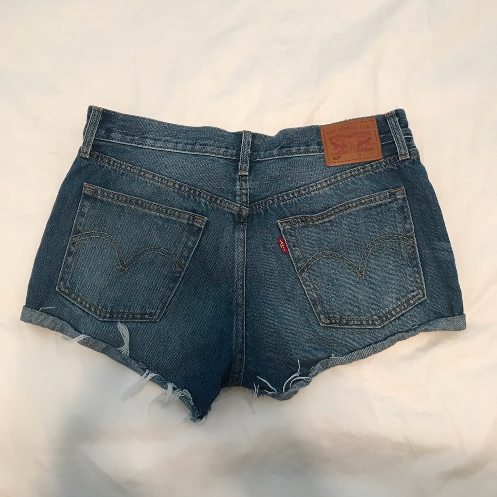 🚫SOLD🚫Levi 501 cutoff shorts